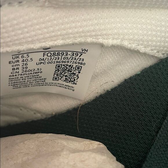 NIB Nike Dunk Low - Green Snake - Pro Green Black Sail - Size 9 - Picture 13 of 13